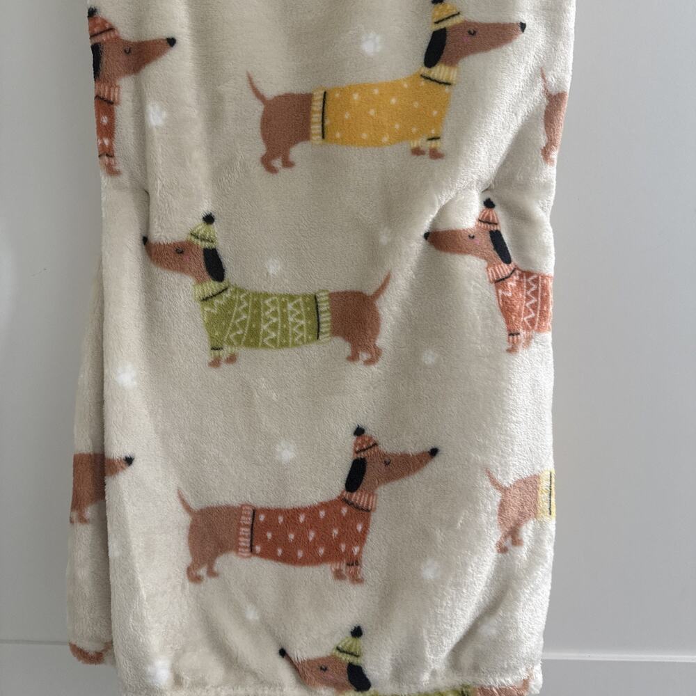 DACHSHUND DOGS In SWEATERS & HATS 50x70” Fall Weiner Dog Autumn Pet Blanket NEW